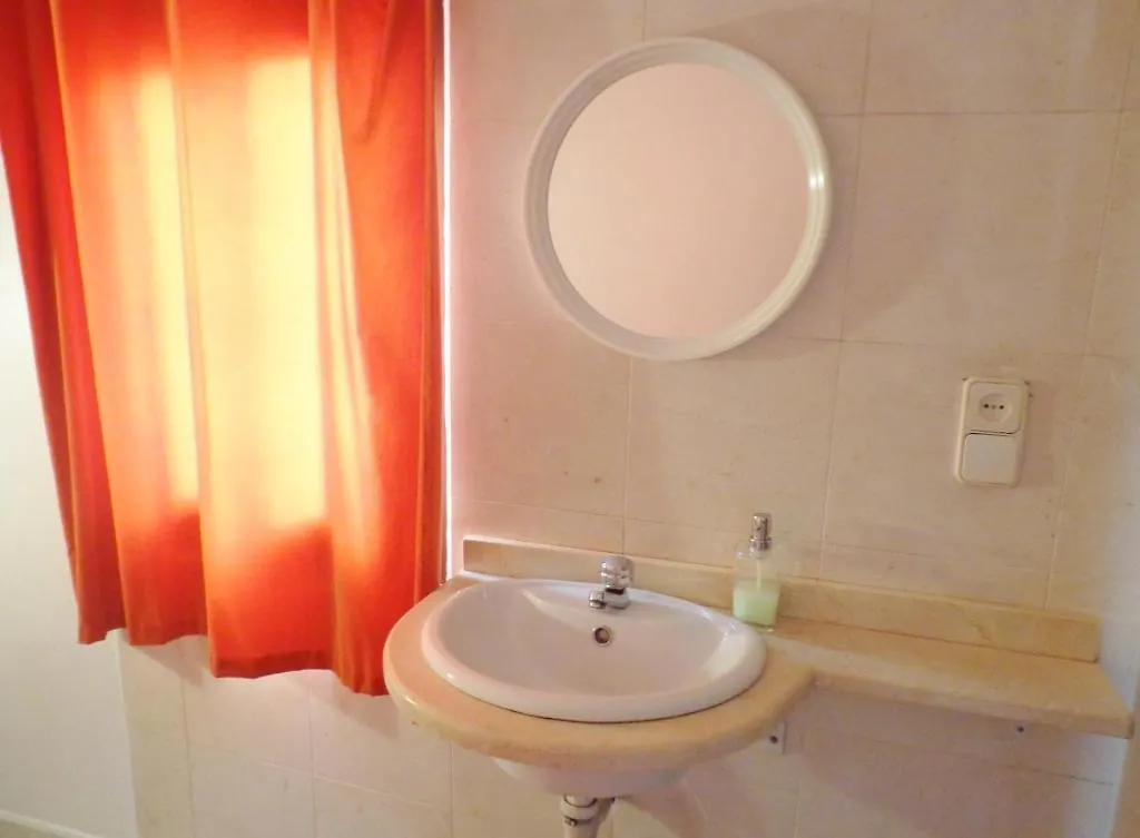 Pension Aris Barcellona 0*,